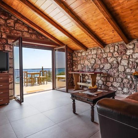 Petronas Land House 2 Villa Archangelos  Eksteriør billede