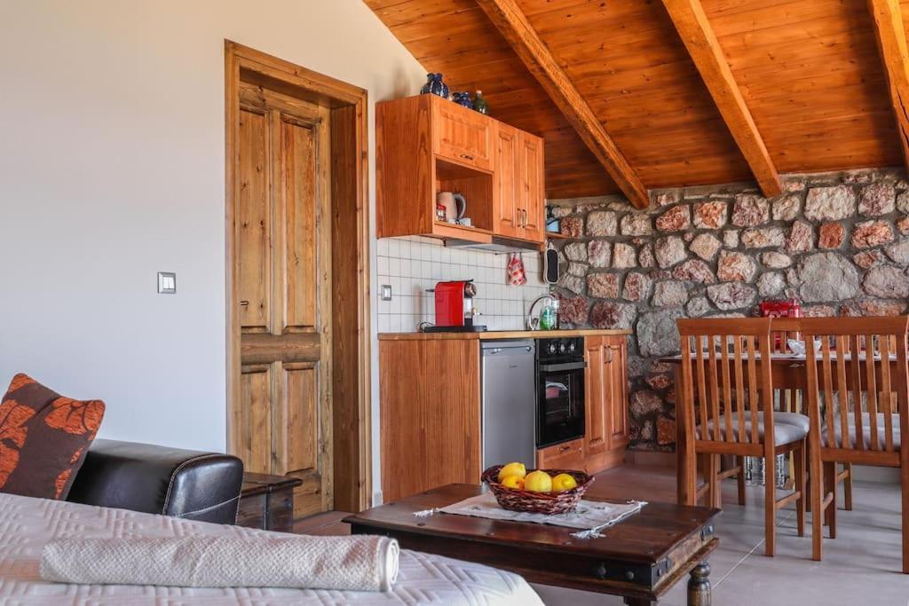 Petronas Land House 2 Villa Archangelos  Eksteriør billede