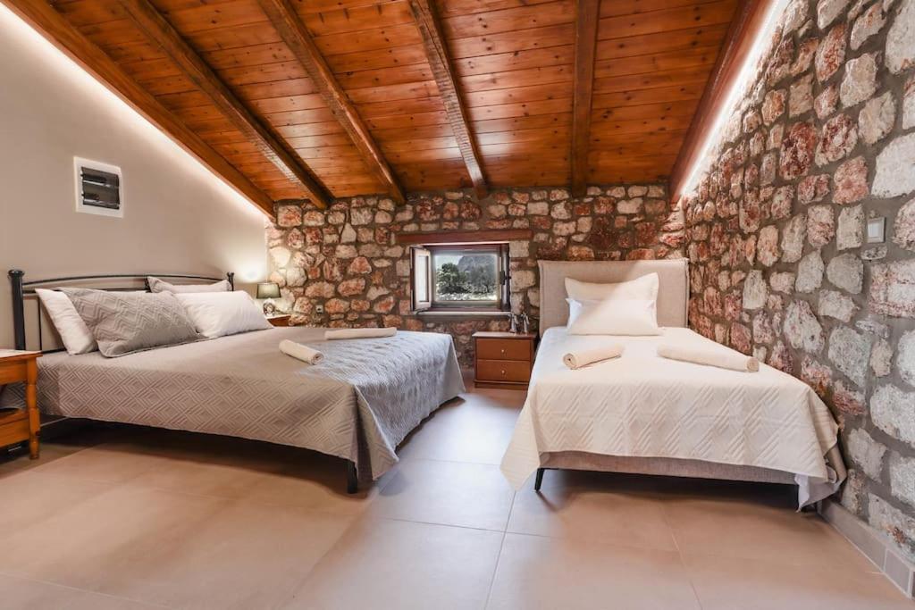 Petronas Land House 2 Villa Archangelos  Eksteriør billede